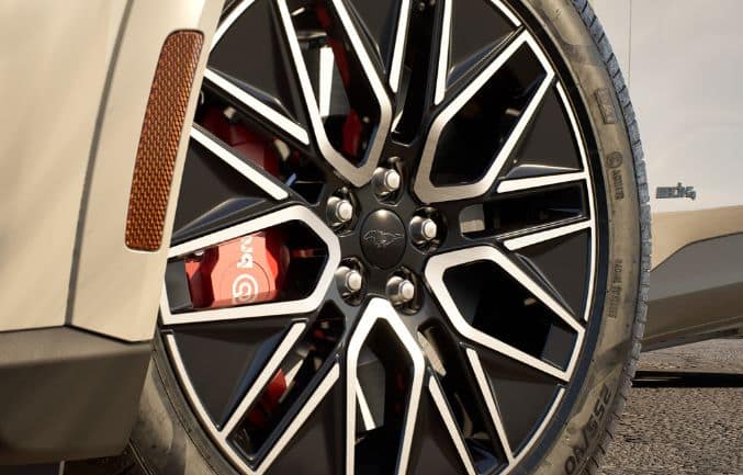 Jantes blanches Ford Mach-E 2025